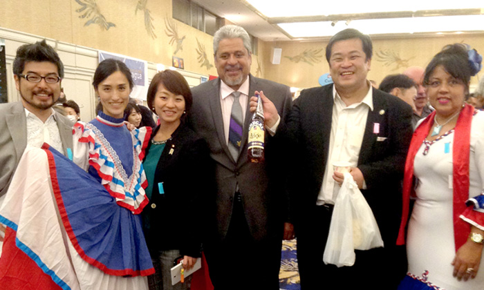 Octubre 2015: Con Su Excelencia Diputada Takako Suzuki, Su Excelencia Embajador Héctor Domínguez y su esposa, Sra. Alexandra Álvarez en Festival Latinoamericano 2015.