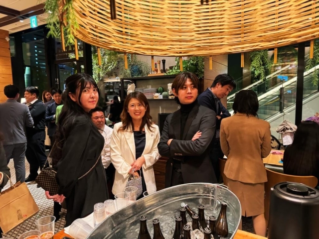 141CB622-41A8-4CC6-9044-5535DF28B7EA